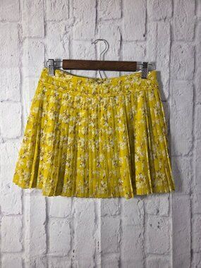 American Eagle Outfitters Size 2 Yellow Floral Pleated Mini Skirt Summer Cottage